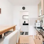 Schlummi Gemuetliche Zentrale & Saubere Апартаменты
